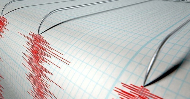 İzmir&#039;de deprem fırtınası