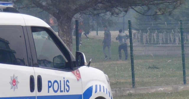 Ekip arabasını görenler kaçacak yer aradı