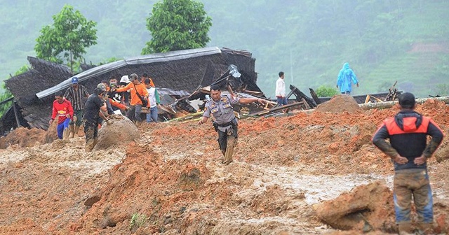 Endonezya&#039;daki heyelanda ölü sayısı 18&#039;e yükseldi