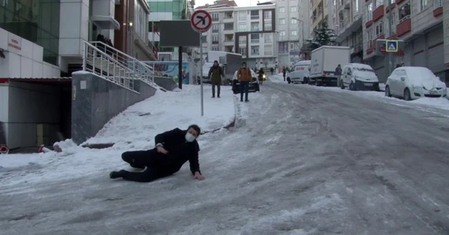 Buz tutan yol vatandaşlara zor anlar yaşattı