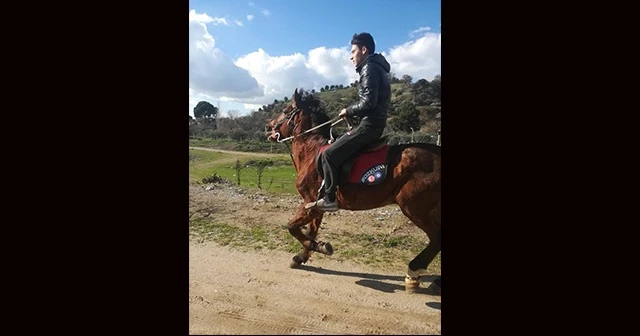 Evde kanlar içinde bulunan genç jokey kurtarılamadı