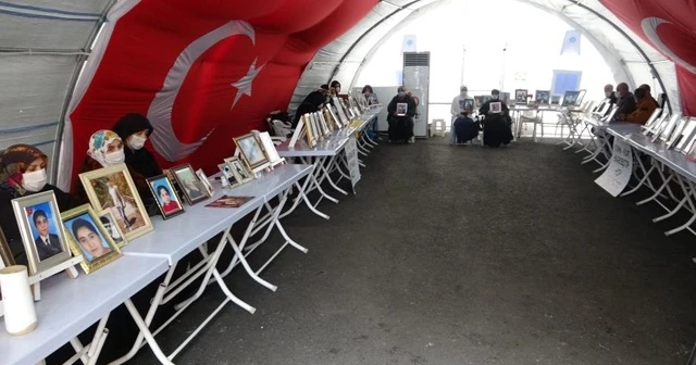 Evlat nöbetindeki aileler, HDP'den çocuklarını istiyor