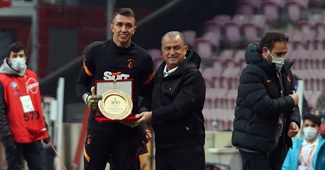 Fatih Terim&#039;den Fernando Muslera’ya plaket