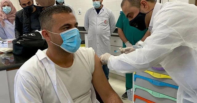 Filistin'de aşılama işlemi başladı