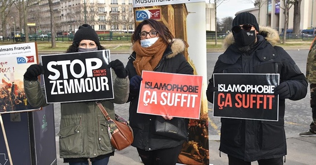 Fransa&#039;da İslamofobi ve &#039;ayrılıkçı&#039; yasa tasarısı protesto edildi