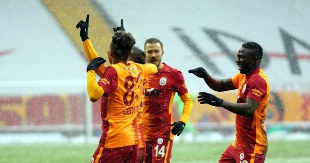 Galatasaray evindeki yenilmezliğini 9’a çıkardı