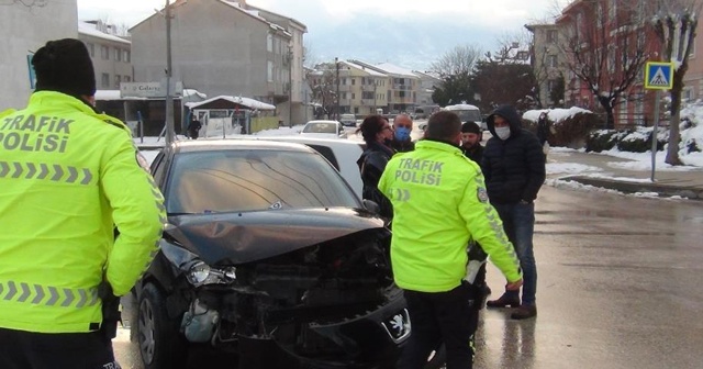 Görevden çıkıp evlerine giden polisler ölümden döndü: 2 yaralı