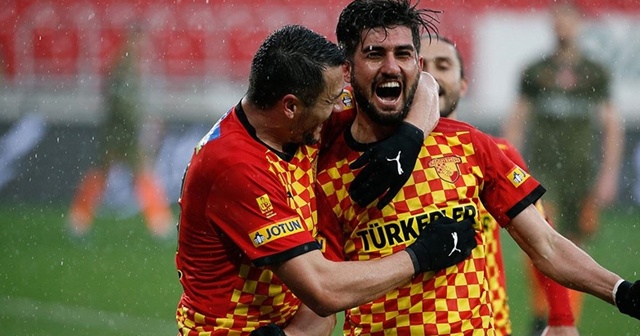 Göztepe evinde Başakşehir&#039;i yendi