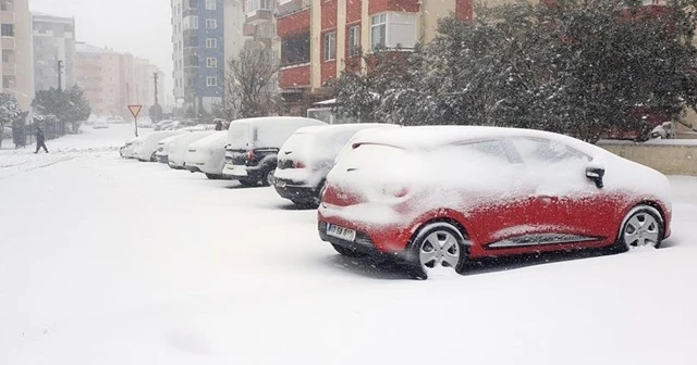 Güney Marmara'da yoğun kar etkili oluyor