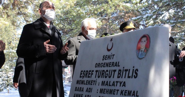İçişleri Bakanı Soylu, Eşref Bitlis&#039;i ve Gara Şehitleri&#039;ni kabri başında andı