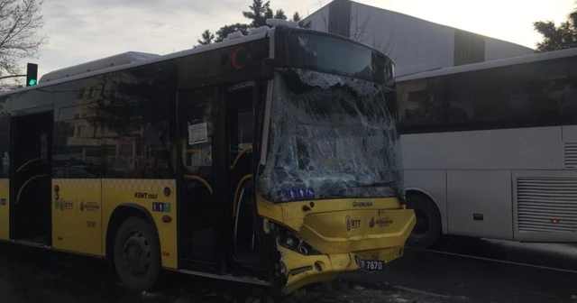İETT otobüsüyle servis minibüsü çarpıştı: 7 yaralı