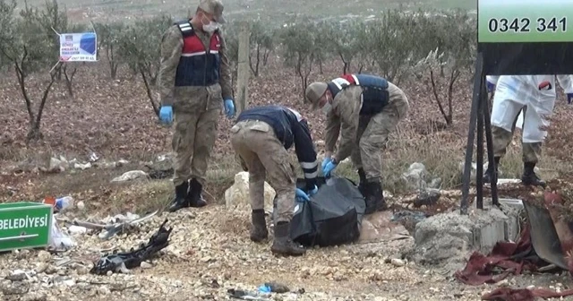 İki kamyonet kafa kafaya çarpıştı: 1 ölü, 4 yaralı