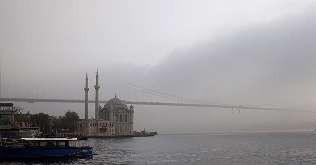 İstanbul Boğazı&#039;nda gemi geçişleri askıya alındı