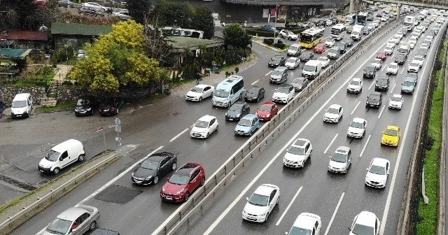 İstanbul’da kısıtlama trafiği erken başladı