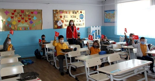 İstanbul’da yüz yüze eğitime kar engeli