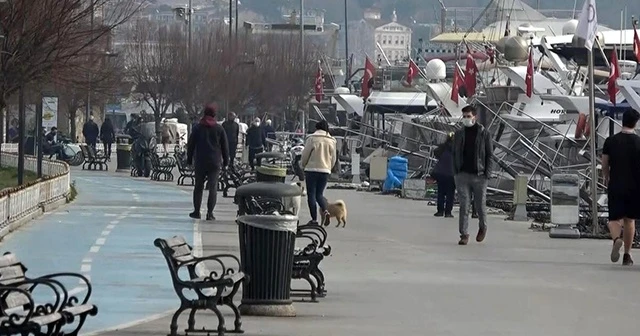 İstanbullular kısıtlama günlerinde evde kalmadı