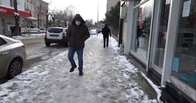 Kaldırımlar buz pisti