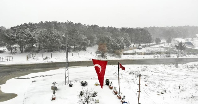 Kar yağışıyla beraber İstanbul beyaza büründü