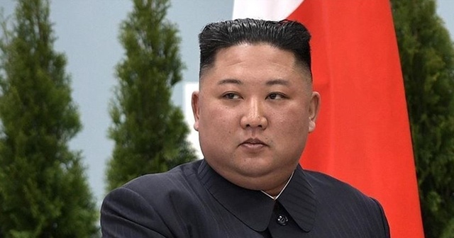 Kim, ekonomideki başarısızlığın sebebi olarak kabineyi gösterdi