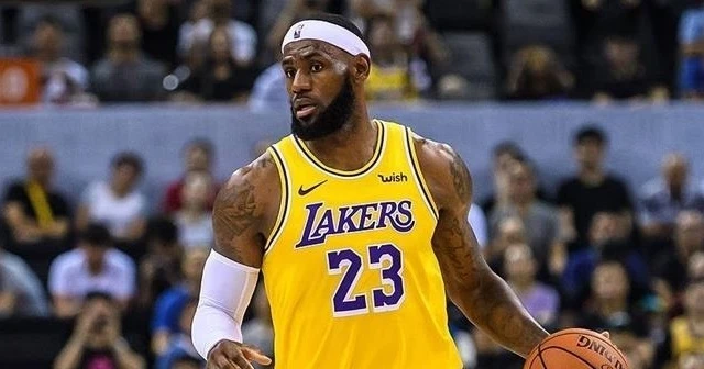 LeBron James NBA'de '35 bin kulübü'ne girdi