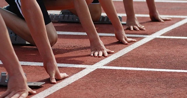 Milli atlet Elif Polat'tan 300 metre salon rekoru