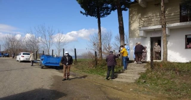 Muhtarda virüs çıkınca köyün tamamını testten geçirdiler