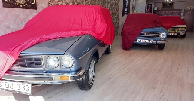 Örtüsünü dahi açmıyor, klasik otomobillerine gözü gibi bakıyor