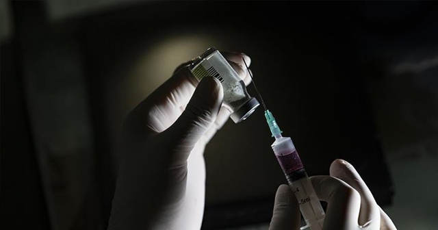 Polonya, iki doz aşı olanları karantinadan muaf tuttu