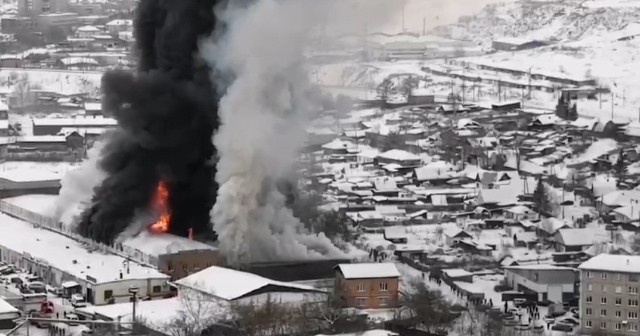 Rusya&#039;da dev fabrika yangını