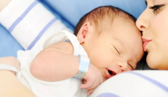 Yenidoğan Bebek Emzirme Teknikleri Bebeğinizi Nasıl Emzirmelisiniz?