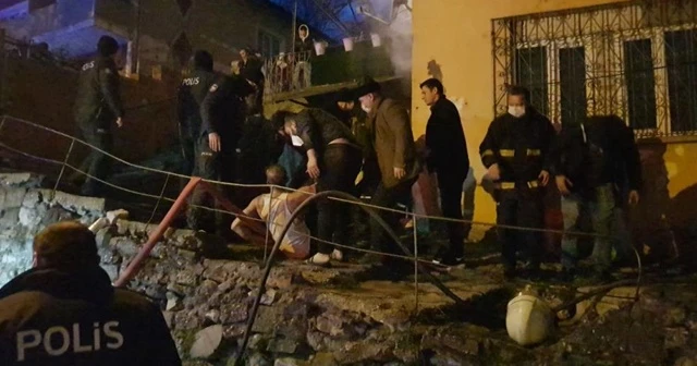 "Yanıyorum" bağırışını duyan kardeş abisini kurtardı