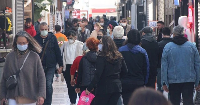 Bodrum&#039;da sahillerde cumartesi yoğunluğu