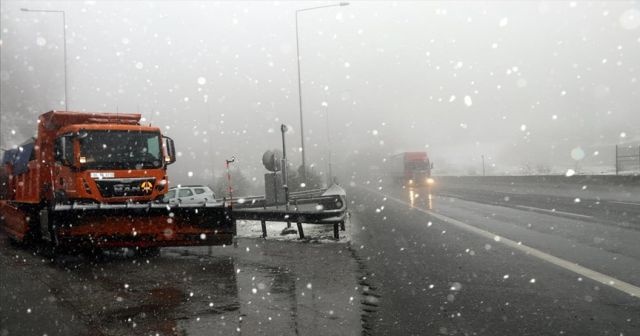 Bolu Dağı&#039;nda kar yağışı başladı