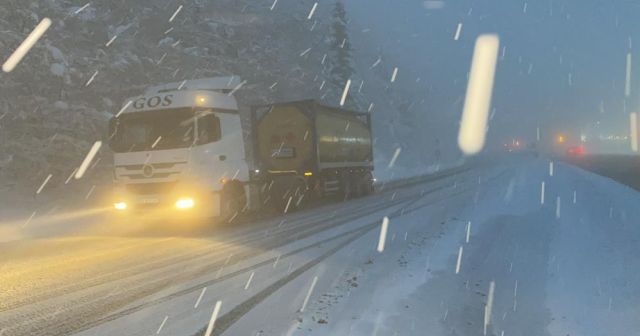 Bolu Dağı’nda yoğun kar yağışı