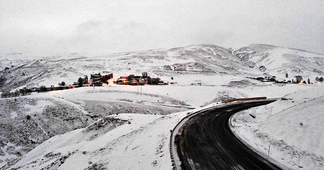 Erzincan’ın yüksek kesimlerinde kar yağışı etkili oluyor