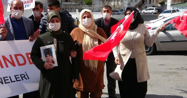Evlat nöbetindeki ailelerin çığlığı Türkiye&#039;yi sarmaya devam ediyor
