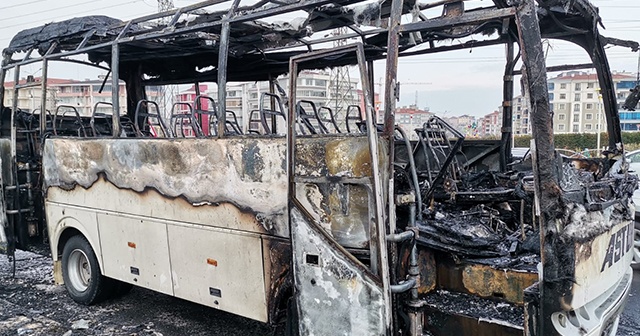 İşçi servisi alevlere teslim oldu, faciadan dönüldü