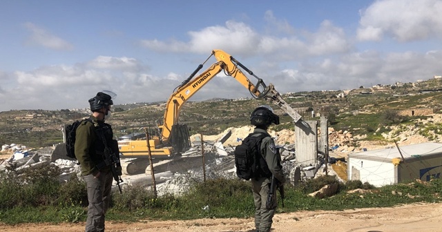 İsrail güçleri, bir Filistinli ailenin evini yıktı