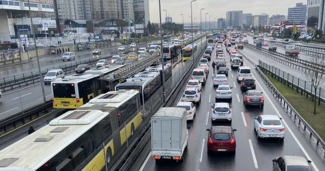 İstanbul’da akşam trafiği yüzde 71 seviyesine çıktı