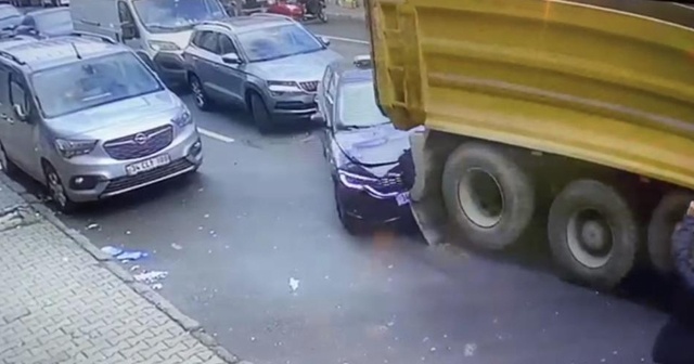 İstanbul’da hafriyat kamyonu dehşeti kamerada