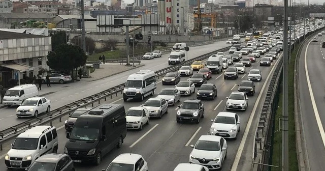 İstanbul'da kısıtlama sonrası trafik yoğunluğu