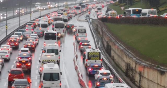 İstanbul’da trafik yoğunluğu yüzde 65’lere çıktı