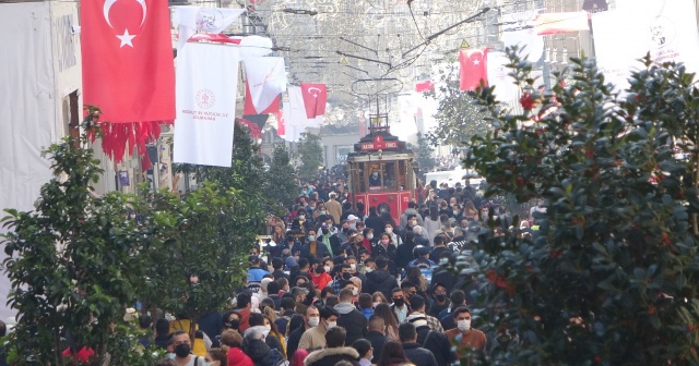 İstiklal Caddesinde pandemi unutuldu