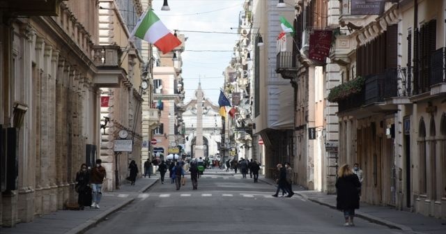 İtalya&#039;da Kovid-19 salgınında toplam vaka sayısı 3,5 milyonu geçti