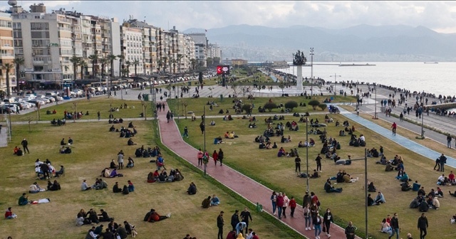 İzmir&#039;de Kovid-19 ile mücadelede yeni kararlar alındı