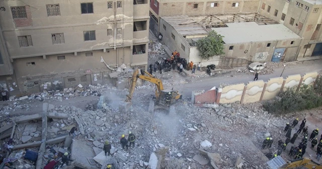 Kahire’de bina çöktü: 8 ölü, 29 yaralı