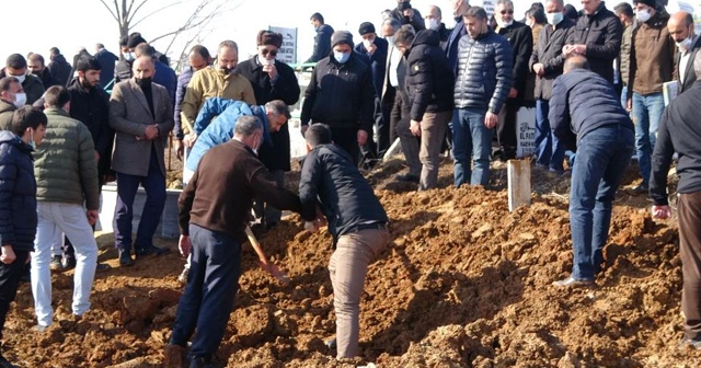 Kan davasına kurban giden 4 çocuk babası toprağa verildi