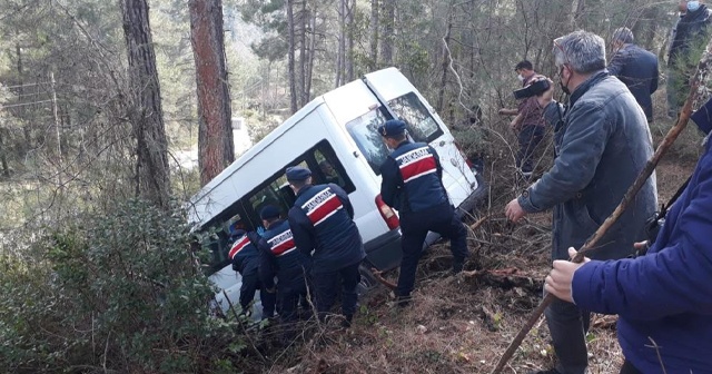 Konfeksiyon işçilerini taşıyan minibüs kaza yaptı: 10 yaralı