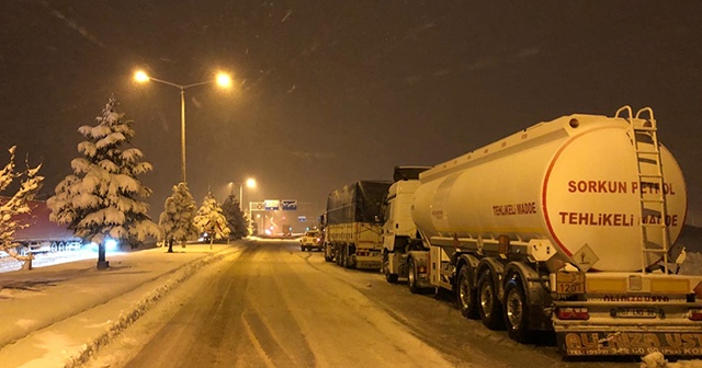 Konya-Antalya kara yolunda ulaşıma kar engeli