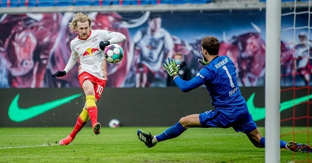 Leipzig sahasında Eintracht Frankfurt ile 1-1 berabere kaldı